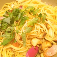 しいたけとソーセージと大葉のペペロンチーノ|めぐさん