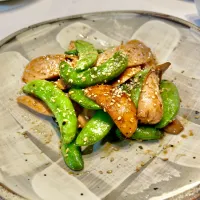 スナップエンドウとギョニソーのオイスター炒め| ぎんさん