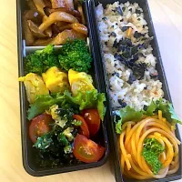 明日の昼飯シリーズ、久しぶりの弁当、しめじ、豚トロ弁当| masaさん