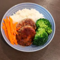 チーズインハンバーグ弁当🍱|Rieさん