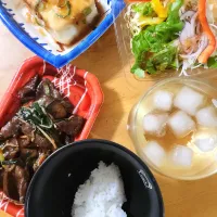 レバニラ、揚げ出し豆腐、サラダ、梅酒| さきさん