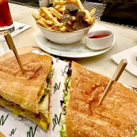 Gourmet Sandwich & Truffle Fries|gonbenさん