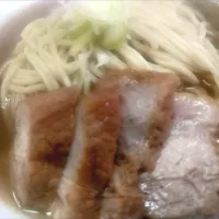 【2026年2月店主逝去により息子が
継承】 
【TRY ラーメン大賞2022-2023 
名店部門 にぼし優秀店】 
【秋田角館の本店は1988年創業】 
中華そば 伊藤 
肉そば (850円) 
@王子神谷13分
 (JR東十条駅から徒歩25分) 
26068
〈醤35塩13噌󠄀5タ2出6F2冷0チ2混1つ0担1沖1〉
| 大脇さん