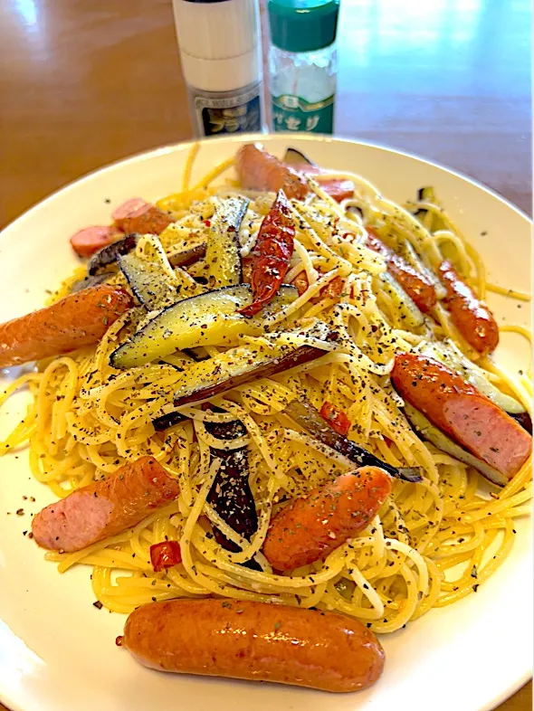 ウインナーと茄子のペペロンチーノ風スパゲティ🌶️🌶️🌶️|masaさん