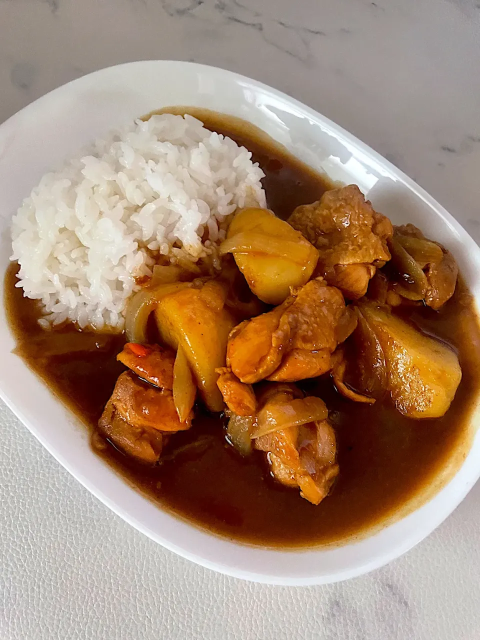 今日のお昼はチキンカレー|めんちゃんさん