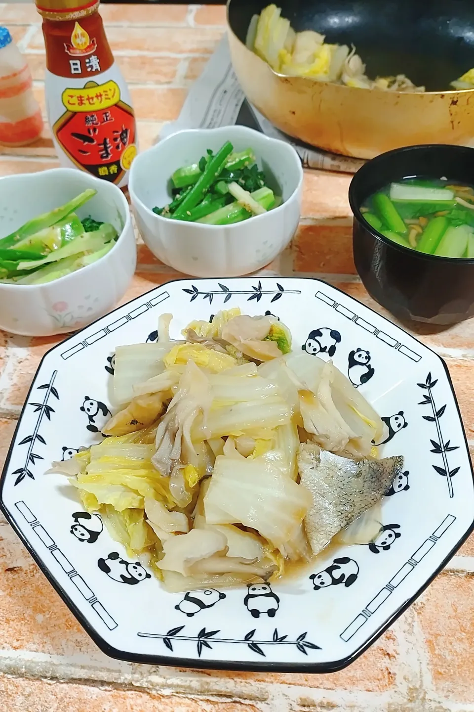 鱈と白菜のフライパン蒸しとブロッコリーのナムル|みったんさん