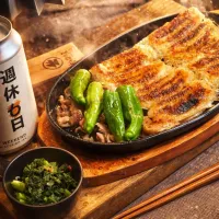 鉄なべ風餃子と阿蘇の高菜漬け