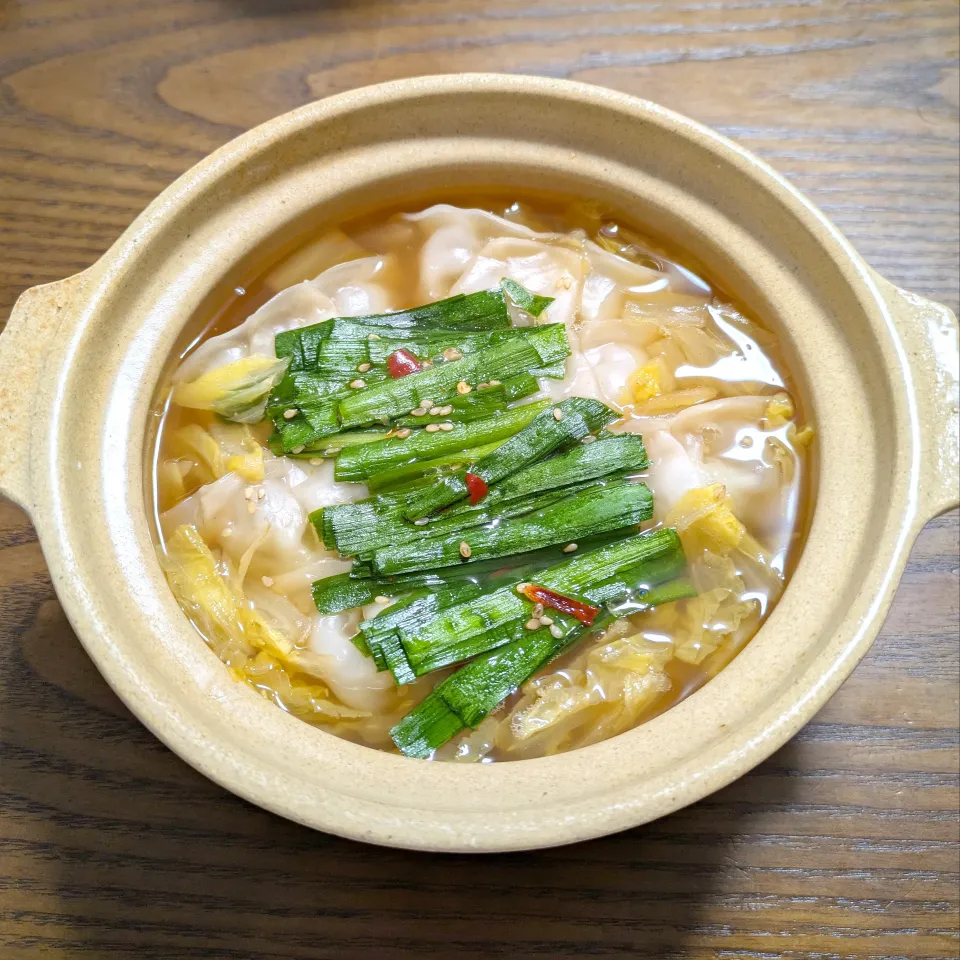 もつ煮風餃子鍋🥟🍲|じょうさん