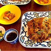 晩ごはん♯チャークィティオ♯マレーシア♯自家製♯キムチ|小松菜さん