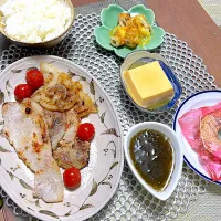 塩麹豚テキ　濃い玉子豆腐　炙りチーちく　もずく　さくらバームクーヘン|チャコイブさん