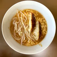 イオンBP 味噌ラーメン(餃子入)| ばーさんさん