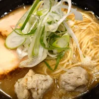 【3/13~3/15のイベント出展 
from 新宿三丁目】 
らーめん五ノ神製作所 
山女塩ラーメン
@新宿住友ビル三角広場
26070
〈醤36塩14噌󠄀5タ2出6F2冷0チ2混1つ0担1沖1〉| 大脇さん