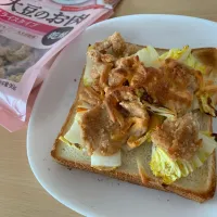 大豆のお肉スライスで作るカツ　だし塩味のピザトースト|そらまめさん