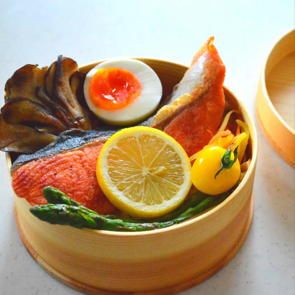 2026.3.12  鮭のムニエル弁当🍱|na---n2846さん