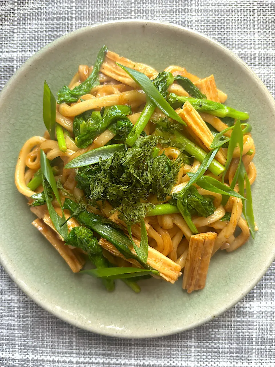 腐竹と菜の花の焼きうどん|栃倉 直人さん