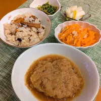 ☆ハンバーグみぞれ煮　☆キャロットラペ　☆水菜辛子和え　☆柚子大根　☆たけのこ炊き込みご飯|chikakoさん