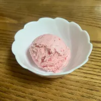 ストロベリーアイス🍓|TOMOさん