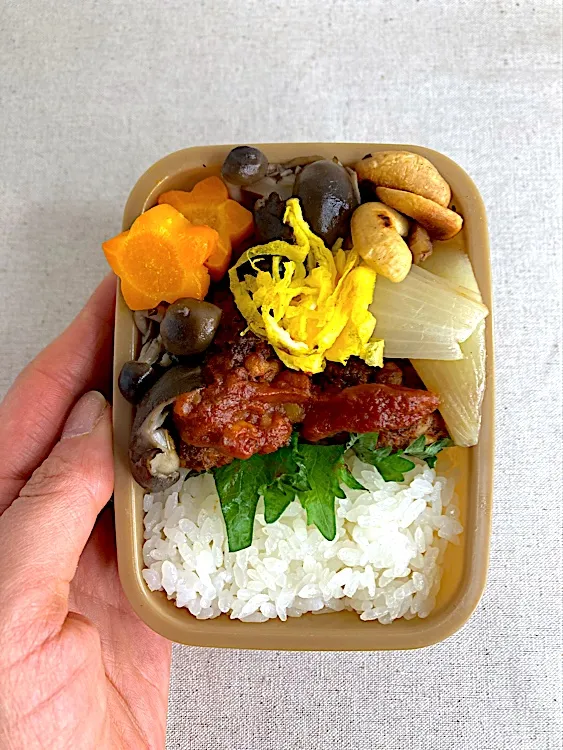 手のひらサイズのハンバーグ弁当🍱|ゆか｜味決まる冷凍作り置き弁当さん