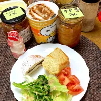 トーストとあんドーナツ半分|みんみんさん