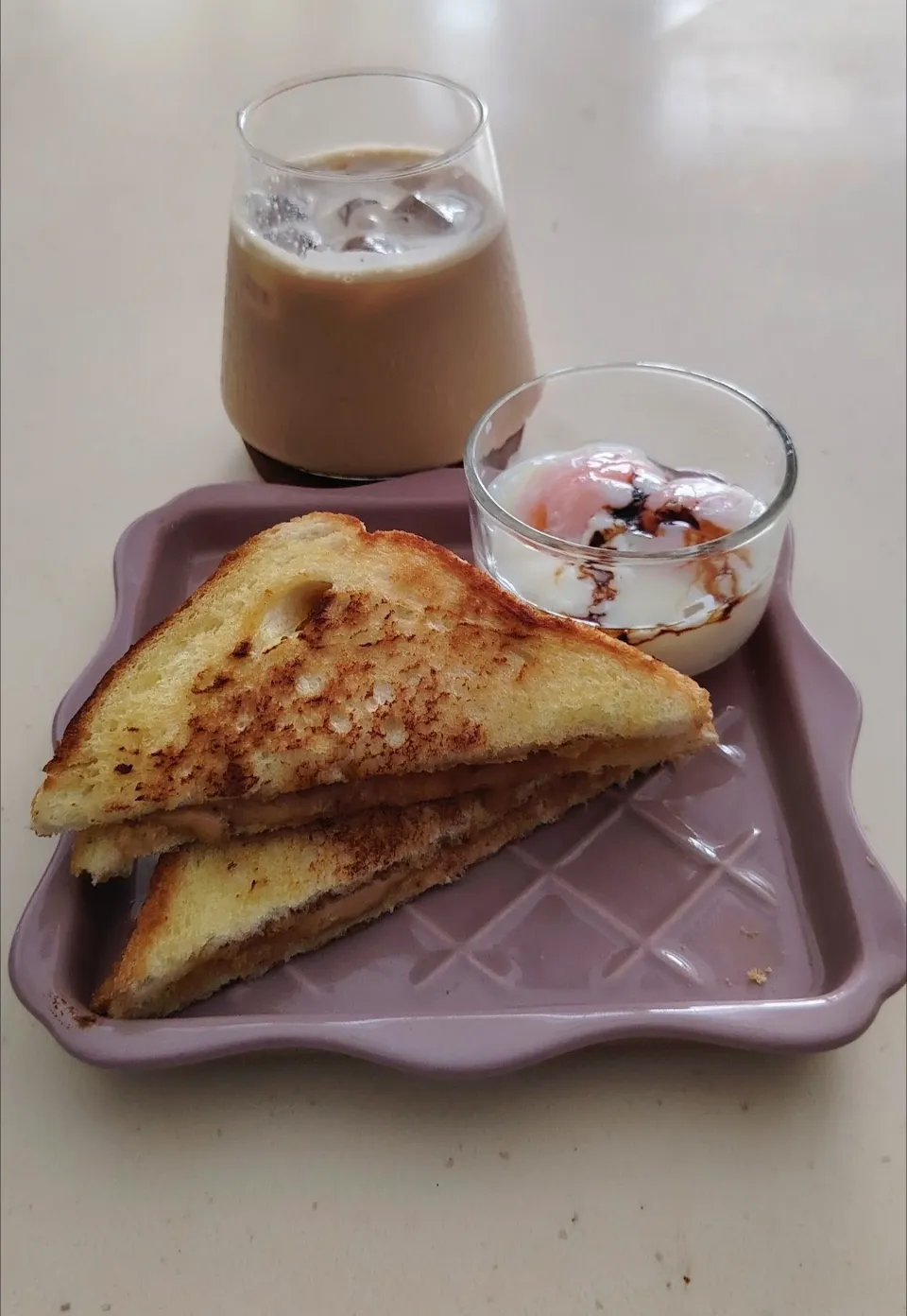 Good morning breakfast Eggs Peanut butter butter toasts iced latte 😋😘🌞❤️|🍒lynnlicious🍒さん