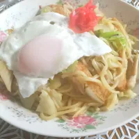 焼きそば目玉焼き🍳♥|玉ちゃんさん