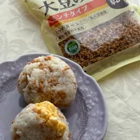 大豆のお肉でそぼろおにぎり|フルールアートサロンさん