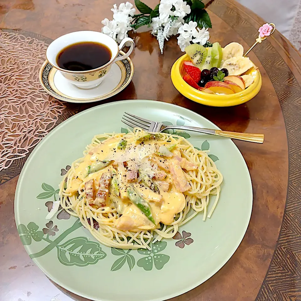 ベーコンアスパラのカルボナーラ|ショコラさん