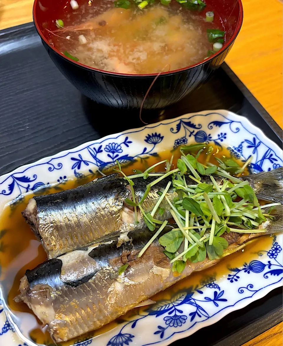 鰯のしょうが煮と甘エビの頭の味噌汁😋💕|てるみさん