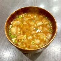 松山あげと茗荷の赤だし