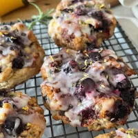 *･ブルーベリーとクリームチーズのドロップスコーン🫐*･|isakoさん