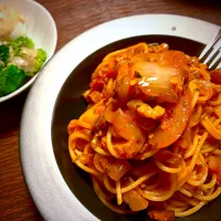 パンチェッタと玉ネギでトマトパスタ|あつしさん