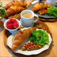 クロワッサンで朝食| こだしーさん