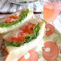 鯖トマトサンド🍅とグレープフルーツスカッシュ