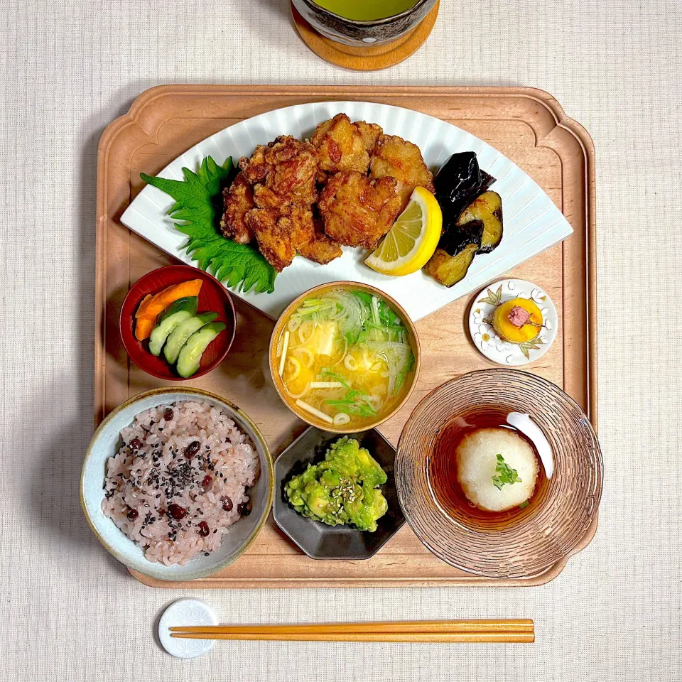 鶏の竜田揚げとお赤飯の献立|すずさん