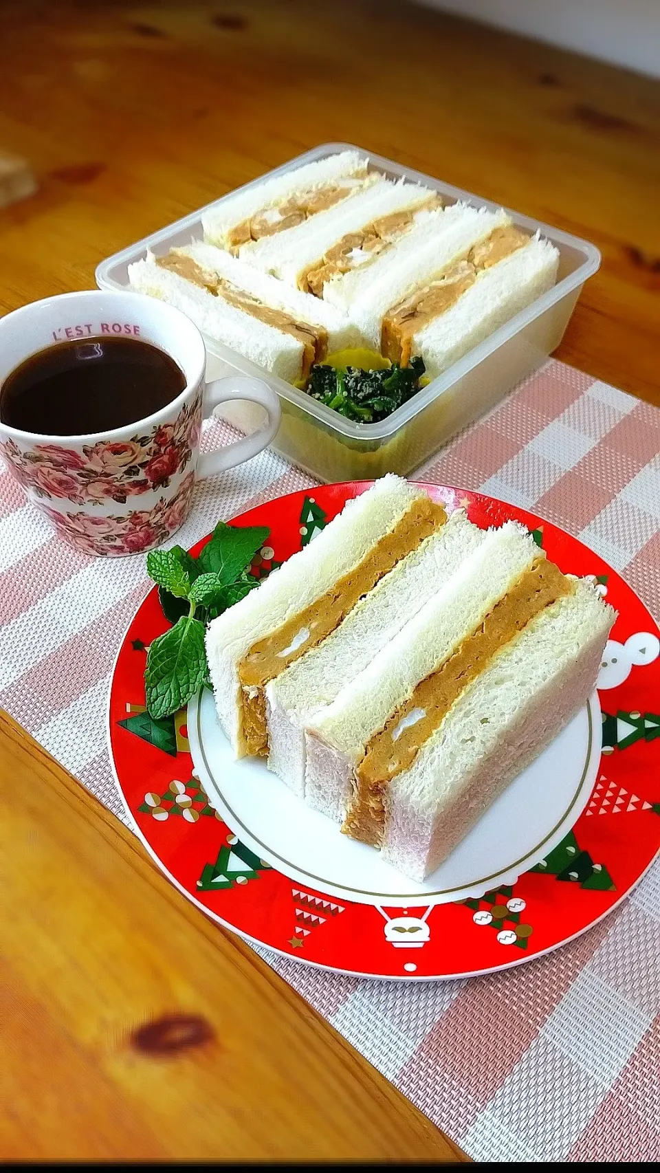 厚焼き玉子のサンドウィッチ🥪|まゆめろさん