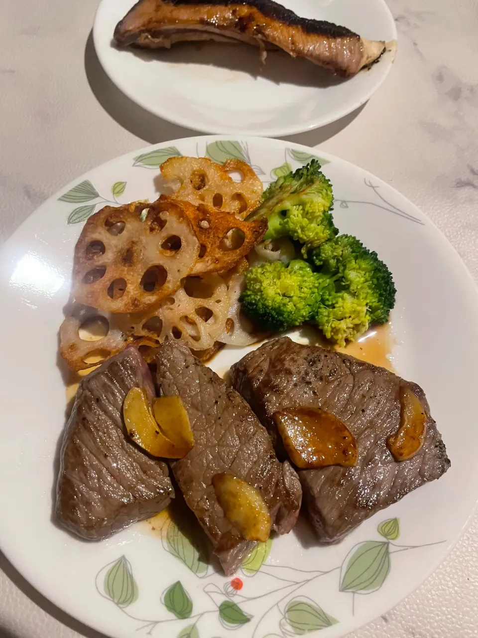 今夜もせっせと赤身肉食べました|めんちゃんさん