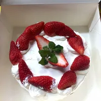 イチゴケーキ🍓|ブンタさん