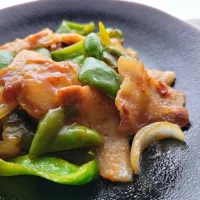 ガツンと中華　岸辺ご飯は動かない|みるくここあさん