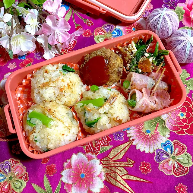 Snapdishの料理・レシピ写真:菜の花と桜エビのこにぎり弁当🌸｜新生活は愛情弁当でエールを送ろう♪
