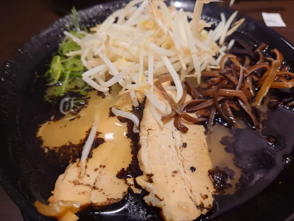【7/26までの期間限定店舗 
from 熊本県人吉市】
【本店は1958年創業】 
好来(はおらい) ラーメン
ラーメン
＠東京1分
26081
〈醤42塩16噌󠄀5タ2出7F3冷0チ2混1つ1担1沖1〉|大脇さん