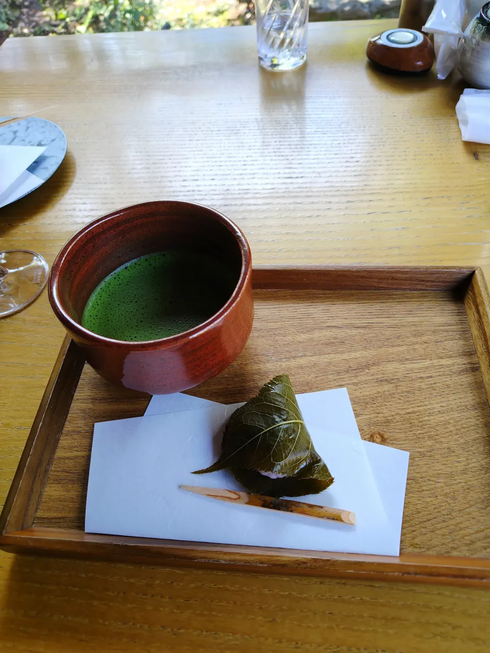 「蘇山荘」さんの抹茶と桜餅|はやとさん