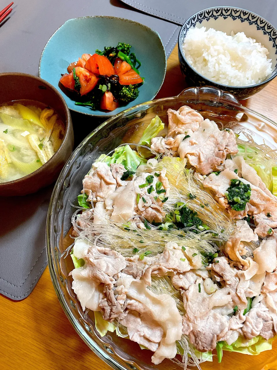豚肉とキャベツと春雨の重ね蒸しで晩御飯|Mikaさん