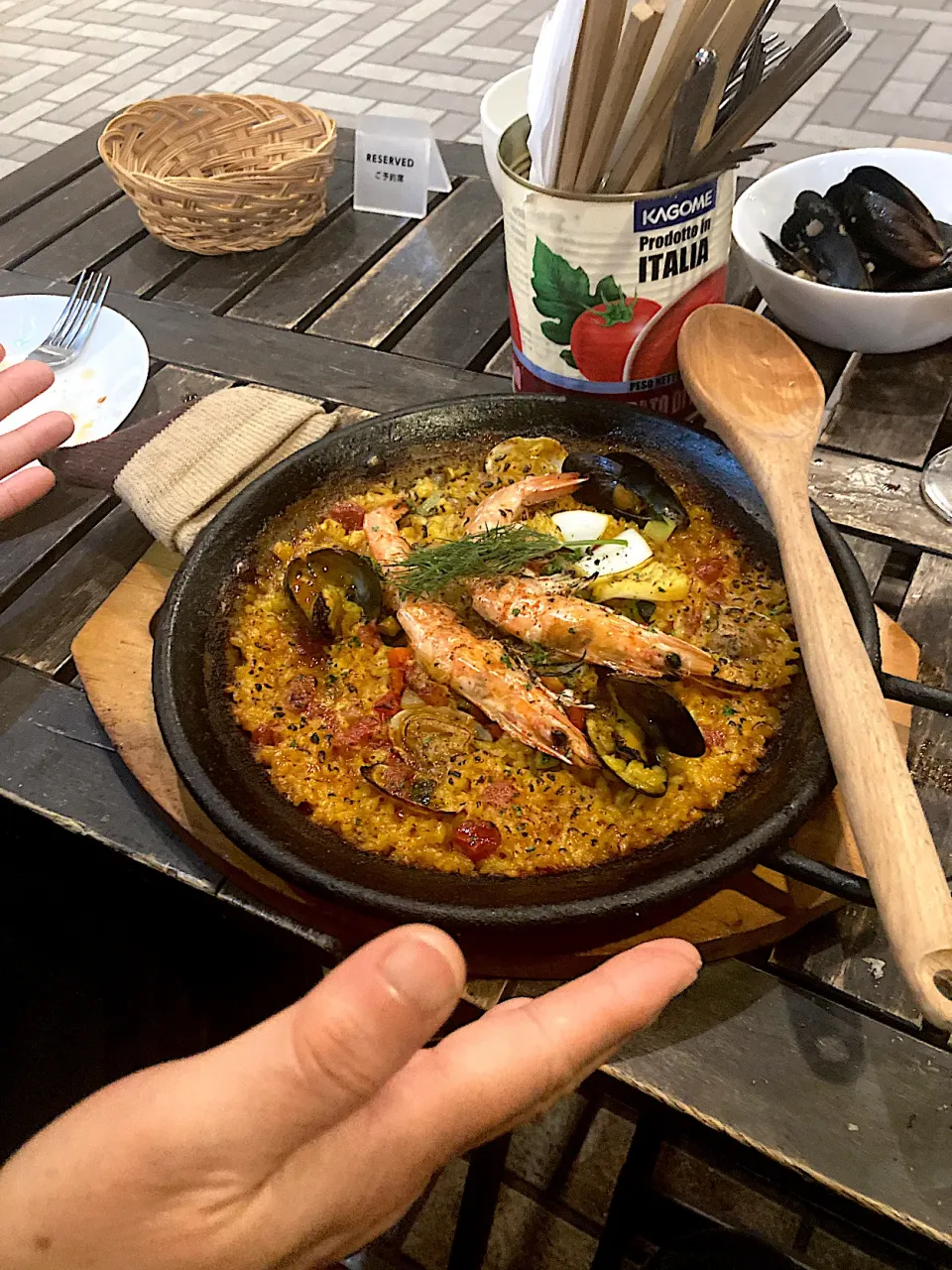 今日の晩ご飯@「BAR DUFI」さん⑨  スペイン料理の〆はやっぱりパエリアです　ってことで魚介のパエリアをいただきまーす😋＆ご馳走様😋（実況中継終了）皆様おやすみなさーい|なびさん