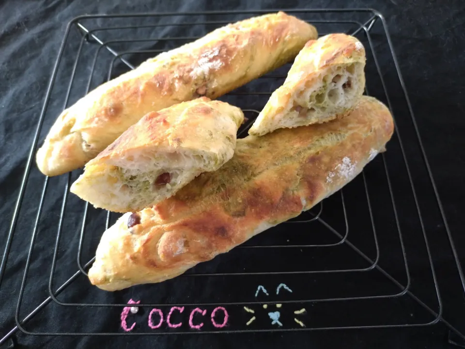 朝日が似合うシリーズ・抹茶マーブル生地de甘納豆のバターフィセル✨|cocco+さん