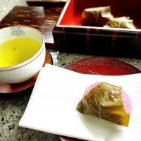 🌸花見のお裾分け🍡🍣