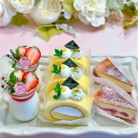 ラズベリーチーズケーキ、レモンのロールケーキ、パンナコッタ☺️
