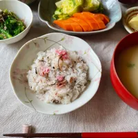 *･桜ごはん🌸と春野菜のぬか漬け*･|isakoさん