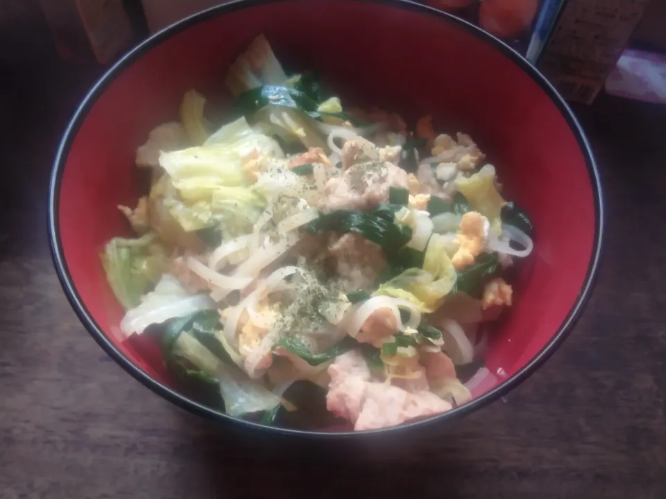 ケンミンのタイ風焼そばパッタイを使って、裏に載っていた汁ありをアルモンデ作りました|にんにくと唐辛子が特に好き❤️(元シャリマー)さん