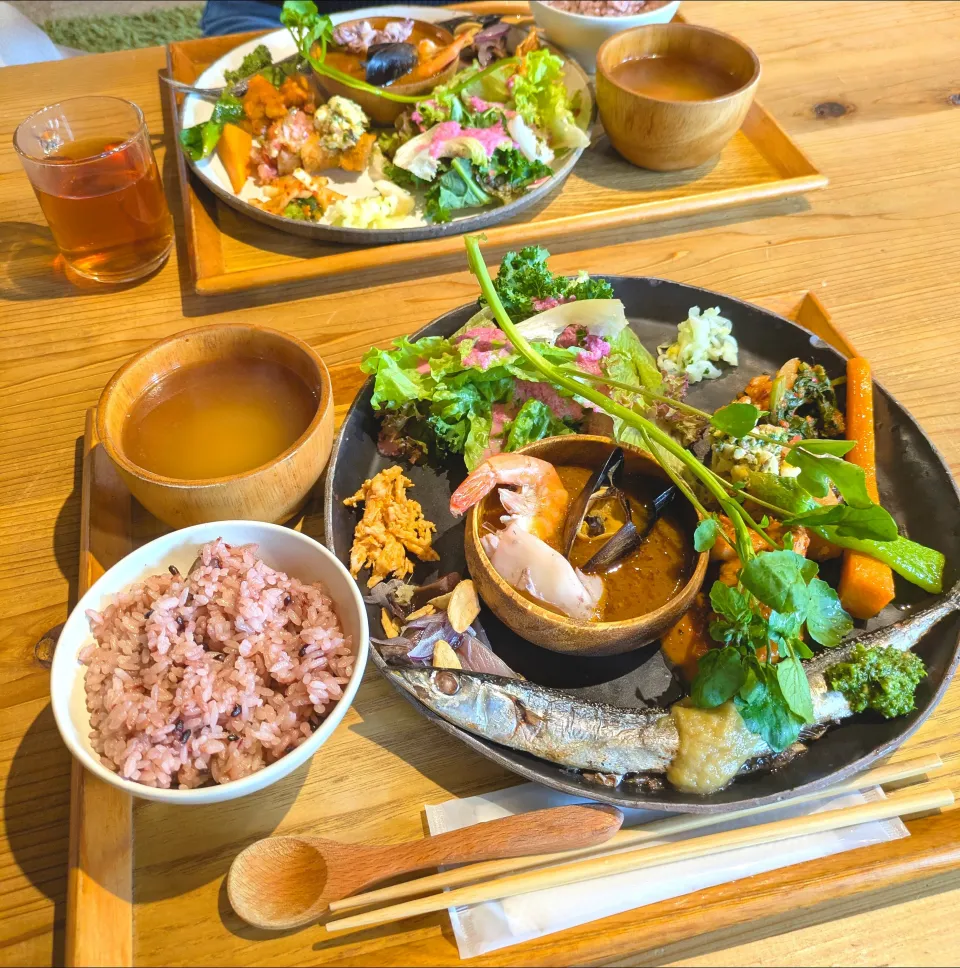 全部のせ定食🐟️🥩|じょうさん