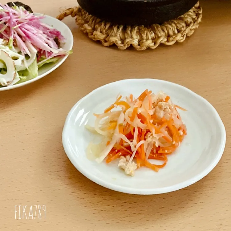 ユキちゃんさんの料理 大根と人参のそぼろ炒め|FIKA789さん